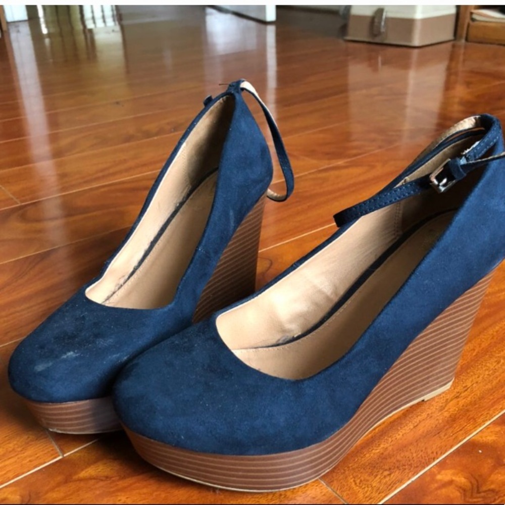 Blue wedges